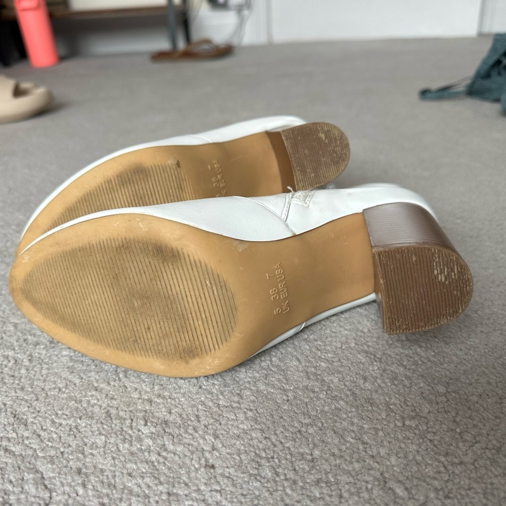 White boots - Picture 2 of 4